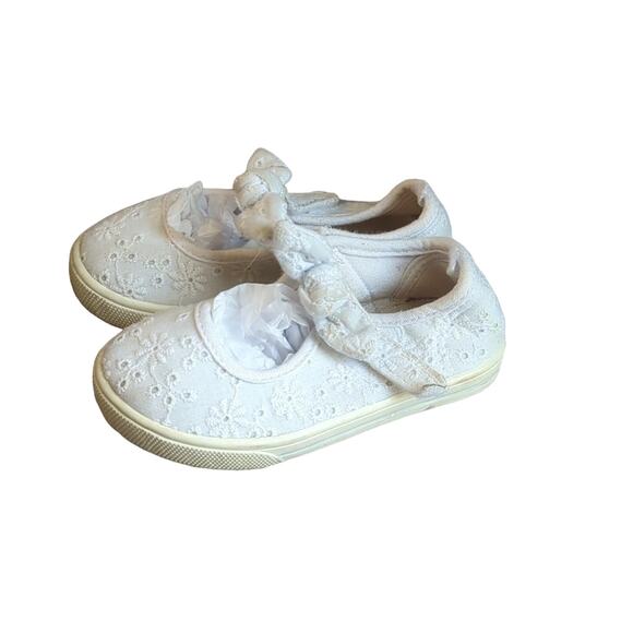 Carter's Eyelet Shoes - Picture 3 of 7
